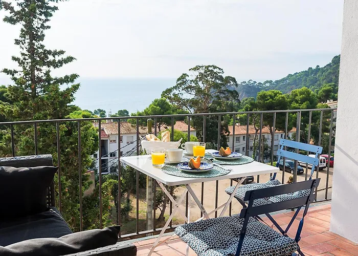 Vacation Apartment Rentals in Calella De Palafrugell