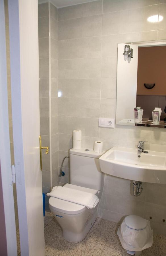 Budget Single Room,1051594966:JPEG