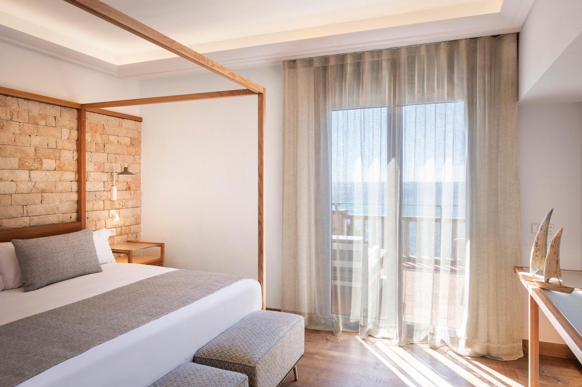 Sea Front Panoramic Suite