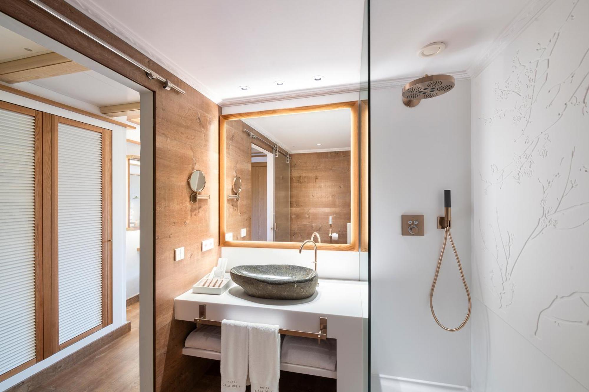 Relax Offer - Deluxe Room with Massage,1574680976:JPEG