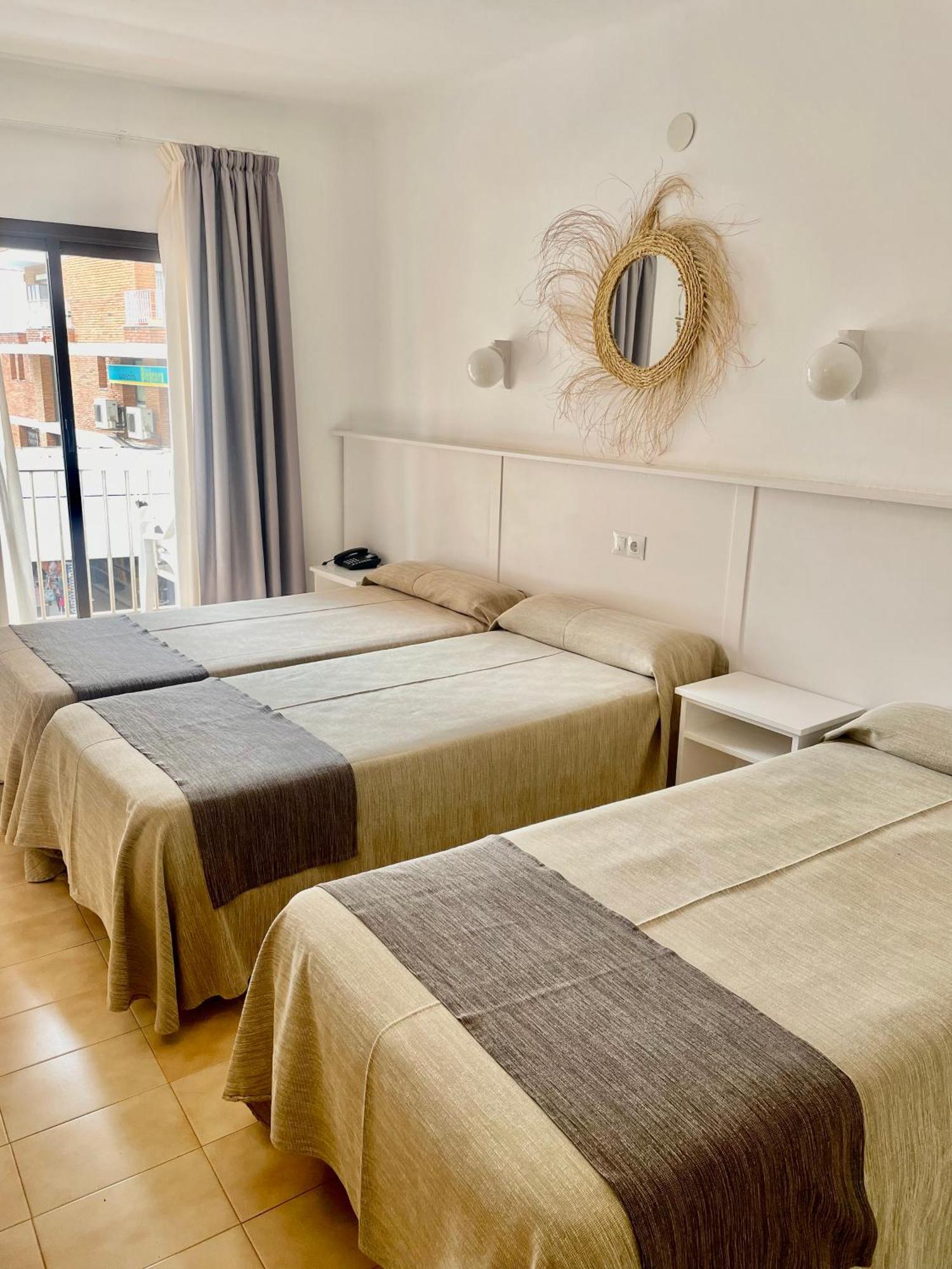 Double Room with Extra Bed (3 Adults),1642316148:JPEG