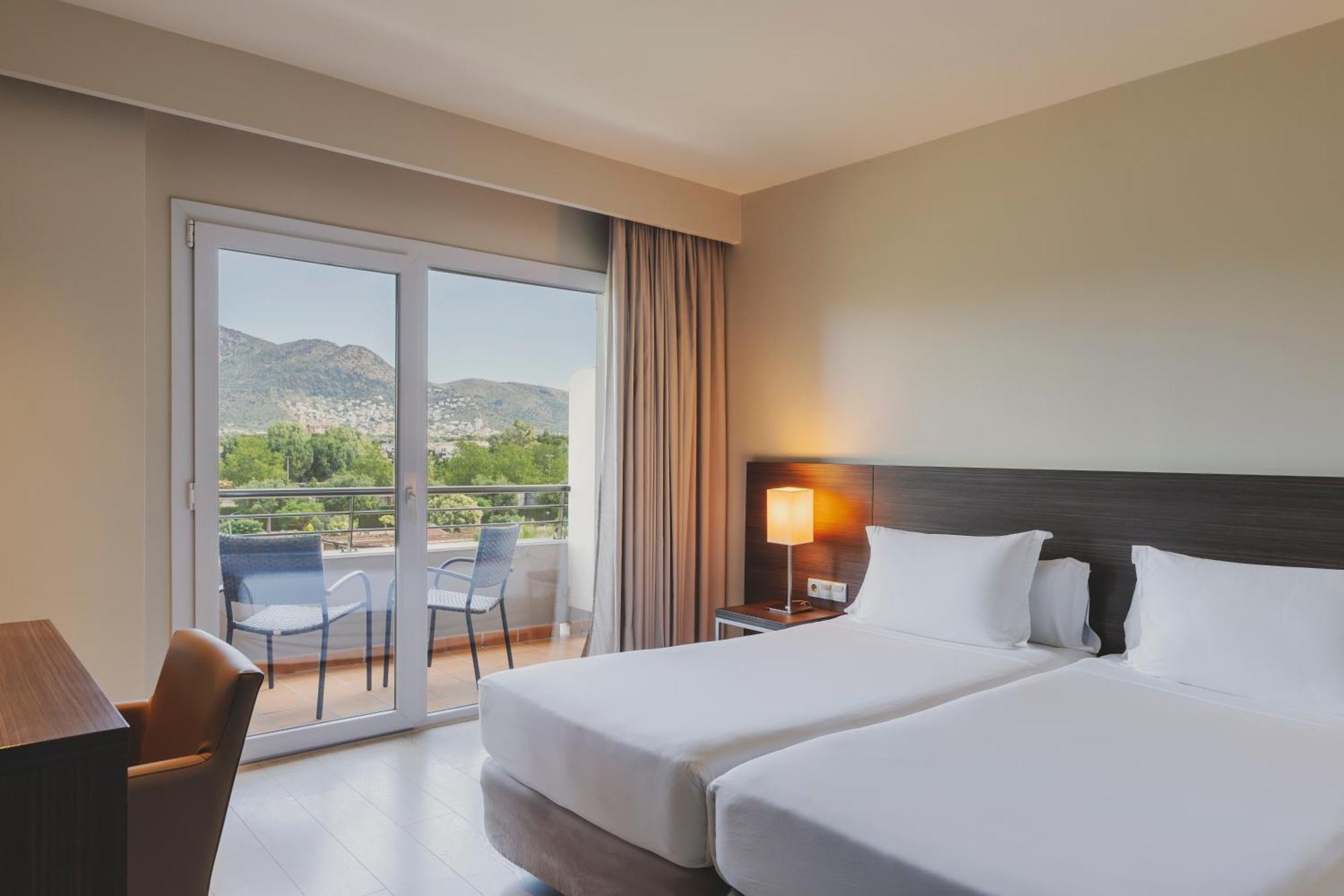 Twin Room with Pool View