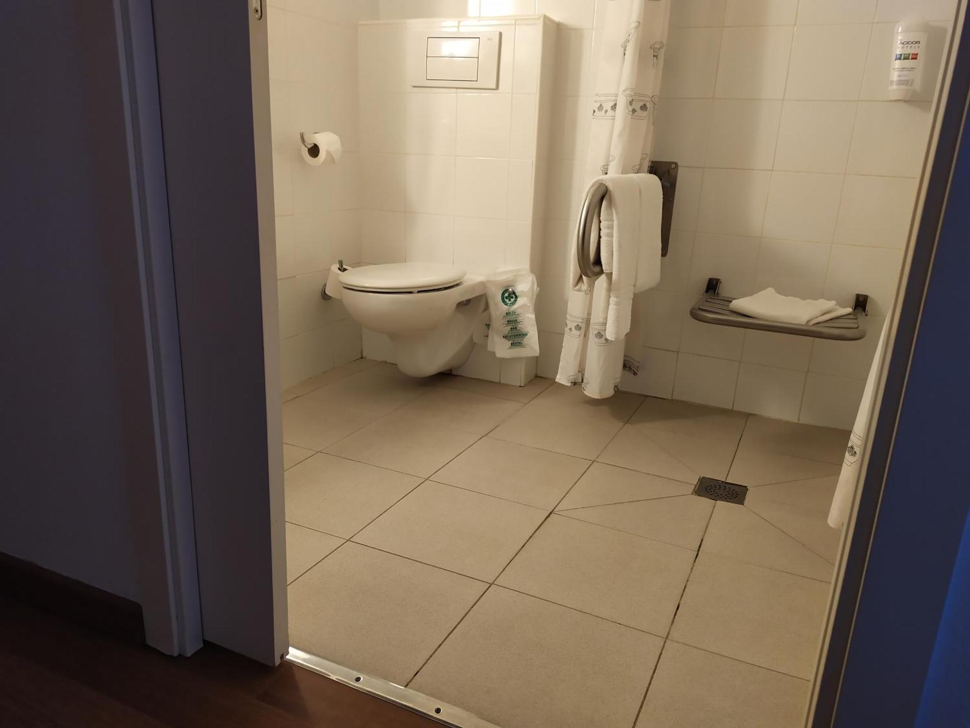 Standard Double Room - Mobility Accessible,1640376253:JPEG