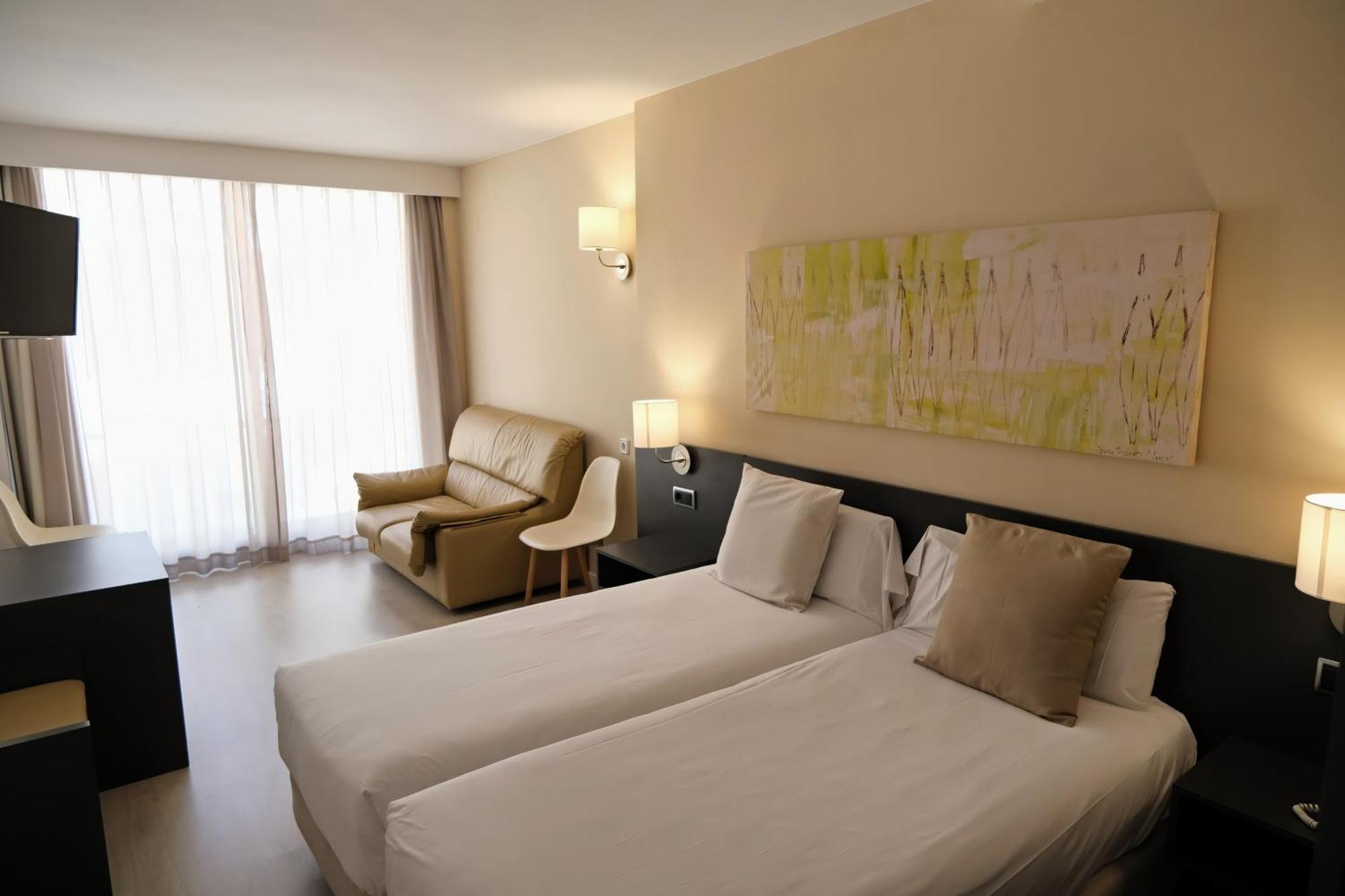Standard Double or Twin Room with Balcony,1658747216:JPEG