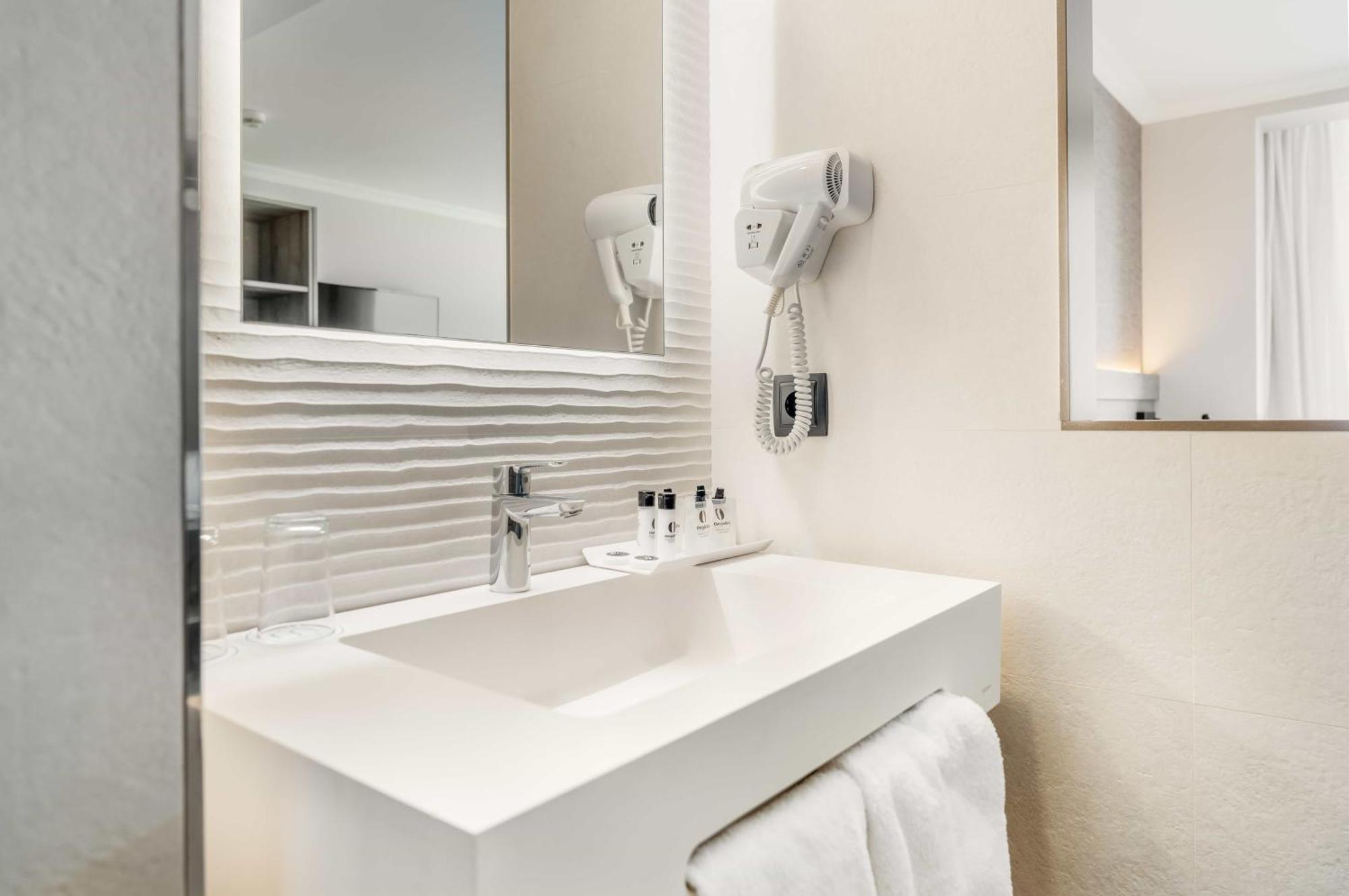Premium Double Room with Terrace,1685059032:JPEG