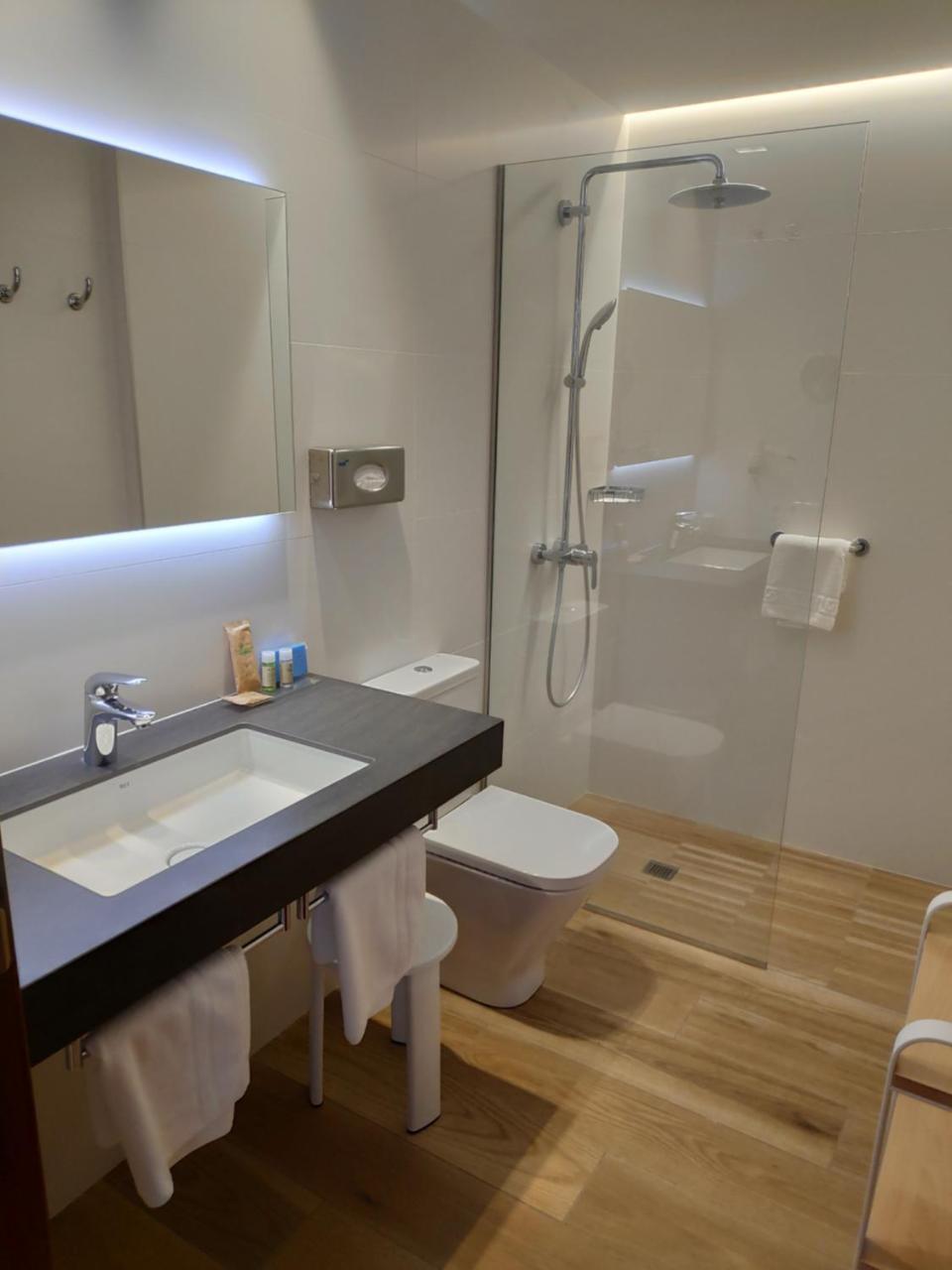 Standard Triple Room with Parking Included,1705564330:JPEG