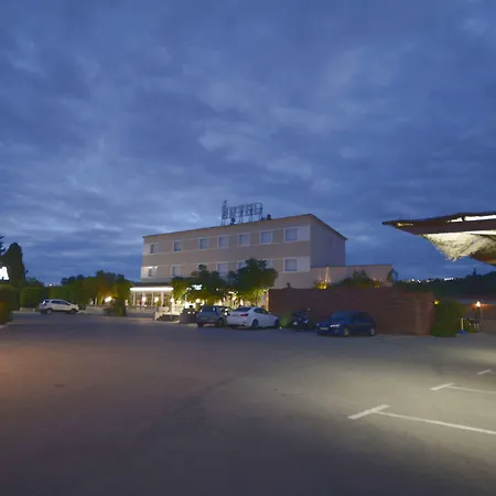 Hotel & Restaurant Figueres Parc-3