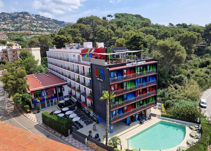 Luxury Hotels in Lloret de Mar near Dona Marinera