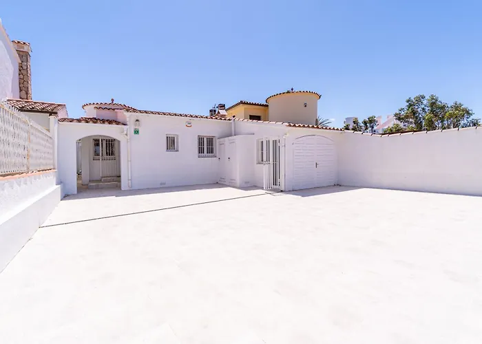 Apart-Rent Villa Llobregat 0100 Con Piscina Y Amarre