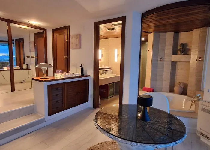 Solo Atico Guest Suites